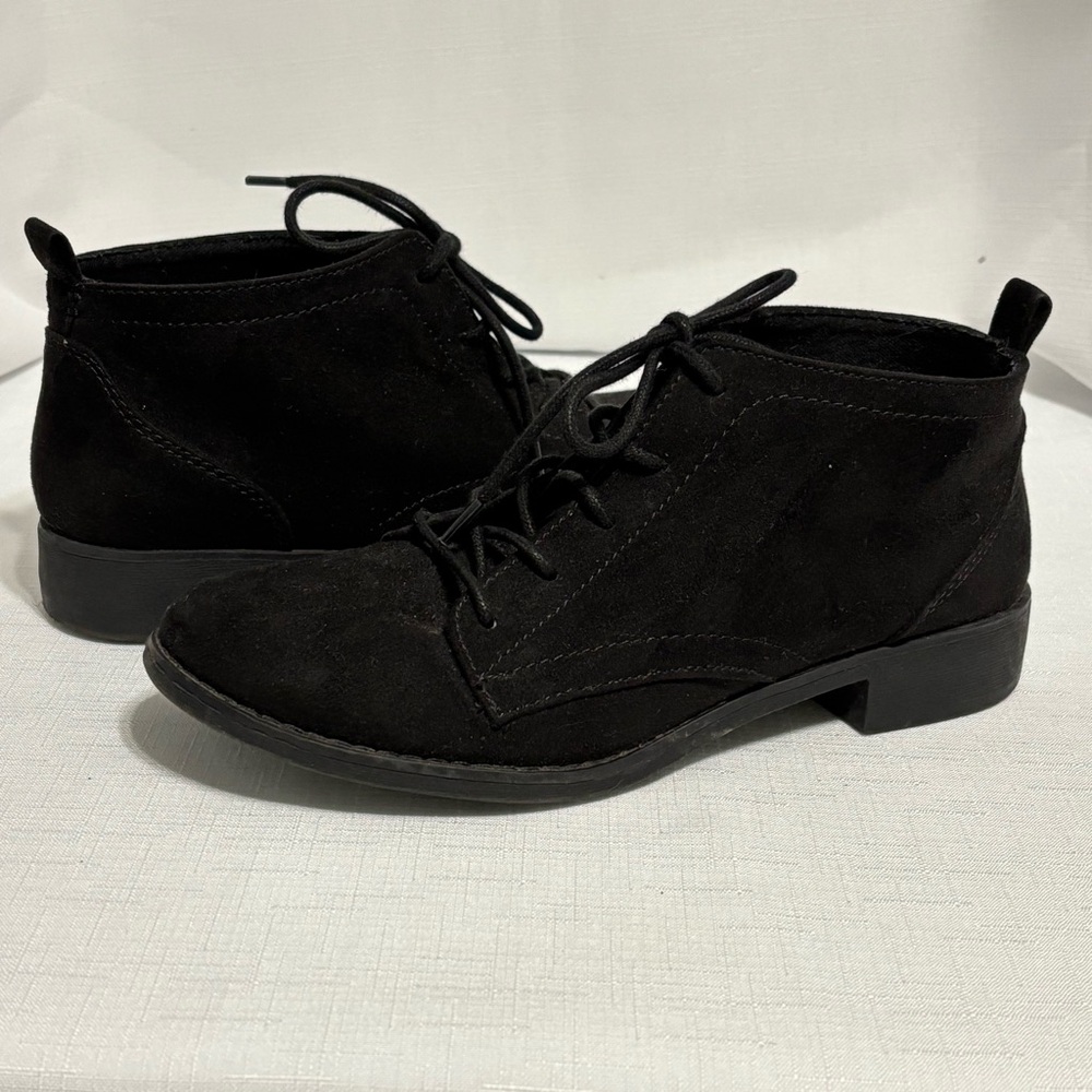 Makalu California Black Faux Suede Lace-Up Women's Boots 7.5M